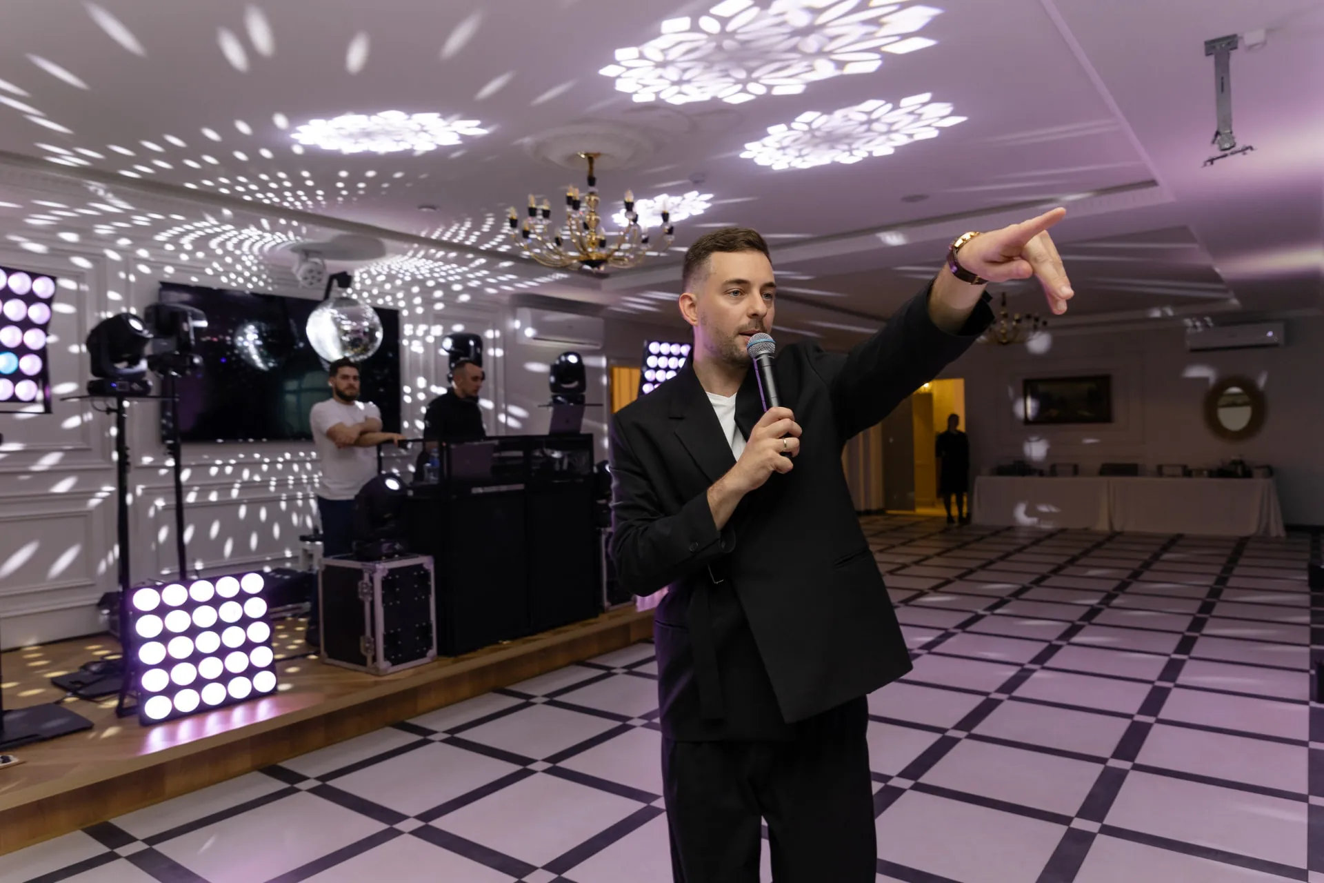 Artūras scenoje su minia miesto šventėje